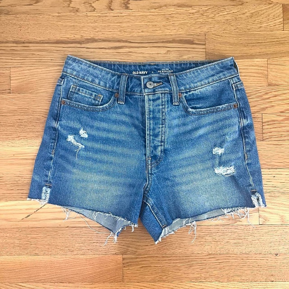 Old Navy Women's Distressed Blue Jean Shorts High Rise OG Straight size 4